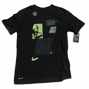Men’s Nike dry fit shirt